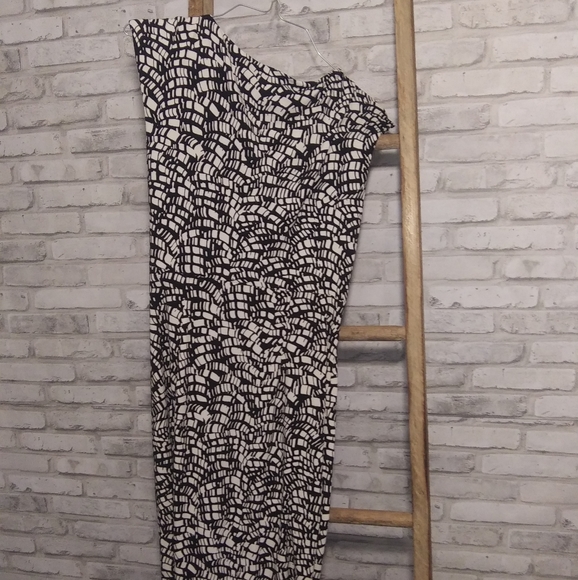 Connected Apparel Black and White Cocktail Dress - Picture 2 of 5